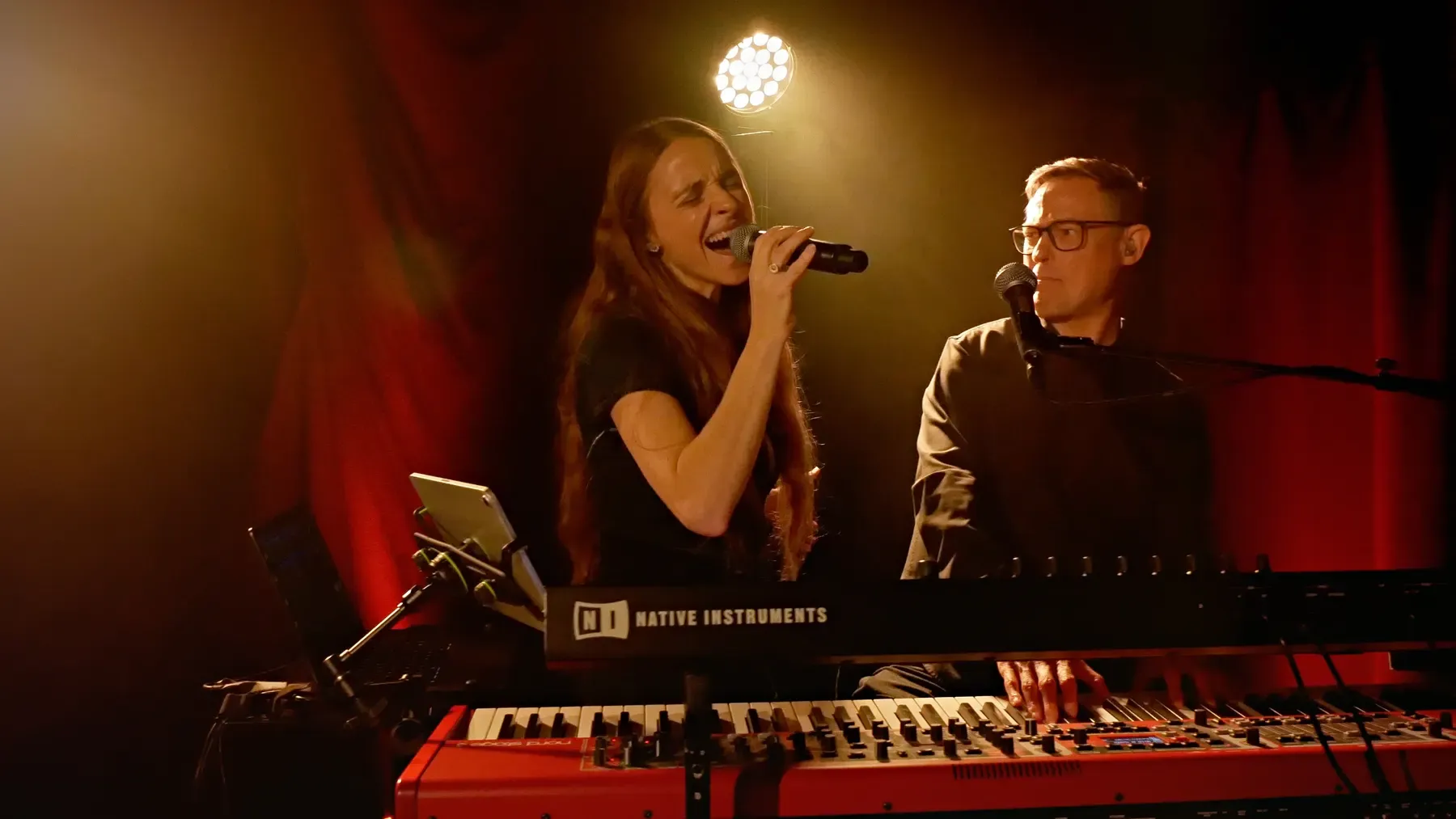 The Beat live, forsanger og keyboardist